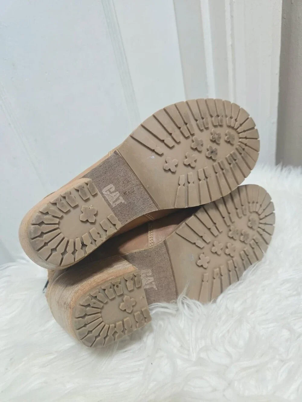 Caterpillar Cat Ankle Tan Leather Boot Buckled Strap and Cut-out Sz 8.5